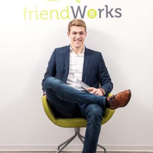 friendWorks bildet aus